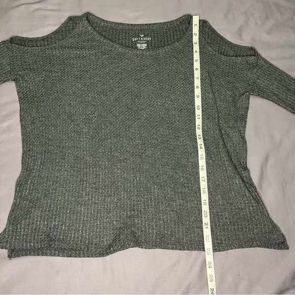 American Eagle size extra small grey waffle knit cold shoulder sweater - Picture 7 of 7